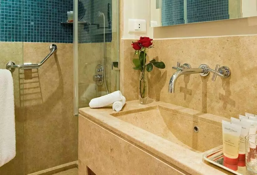 اتاق لوکس با چشمانداز دریا, Movenpick Resort Sharm El Sheikh