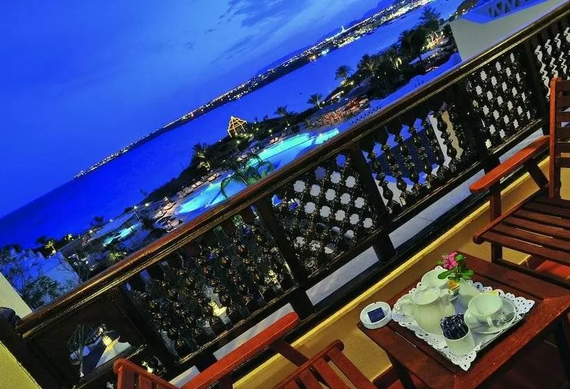 اتاق لوکس با چشمانداز دریا, Movenpick Resort Sharm El Sheikh
