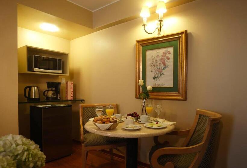 سوییت جونیور, Suites Del Bosque