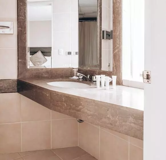 سوئیت جونیور با تخت بزرگ, Suites Del Bosque