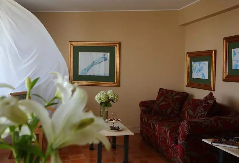 سوئیت جونیور با تخت بزرگ, Suites Del Bosque