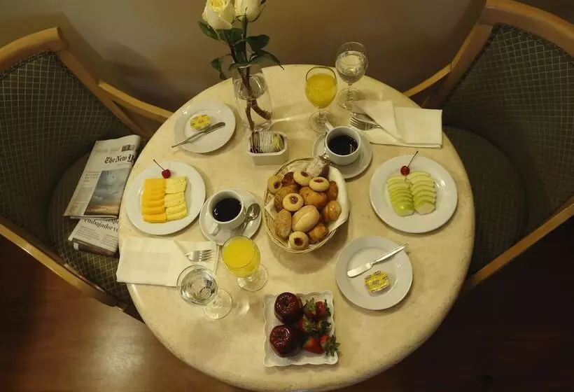 سوییت جونیور, Suites Del Bosque