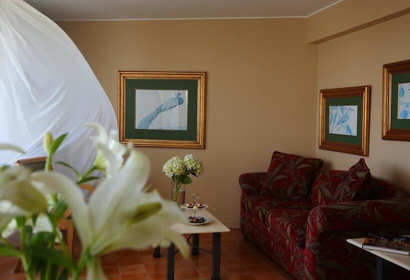 سوییت جونیور, Suites Del Bosque