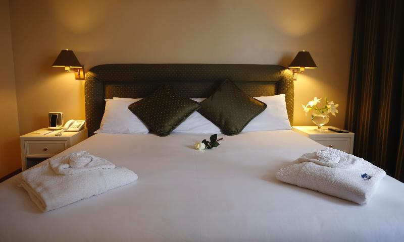 سوئیت جونیور با تخت بزرگ, Suites Del Bosque