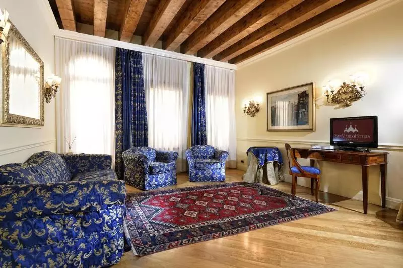 سوییت اجرایی, Suites Torre Dell Orologio