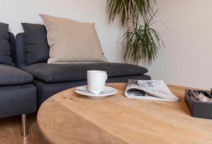 سوئیت با وان آب گرم, Viadero