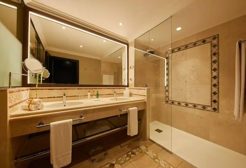اتاق لوکس با چشم‌انداز دریا, Secrets Bahía Real Resort & Spa - Adults Only