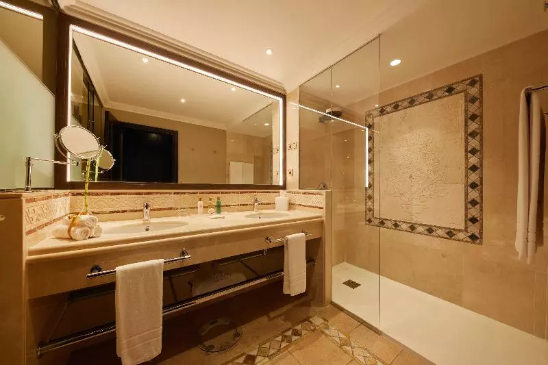 سوییت جونیور با چشم‌انداز دریا, Secrets Bahía Real Resort & Spa - Adults Only