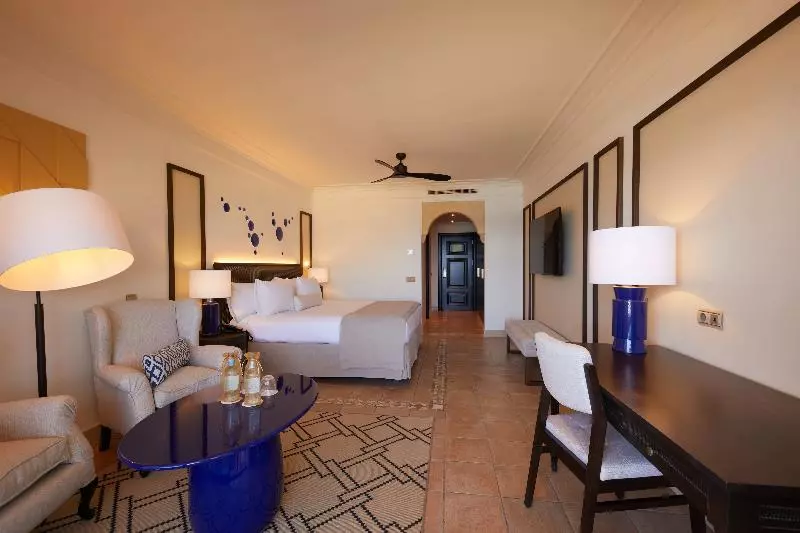 سوییت جونیور با چشم‌انداز دریا, Secrets Bahía Real Resort & Spa - Adults Only