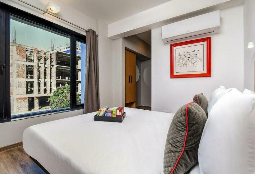 اتاق کلاسیک سه تخته, Oyo Townhouse 051 Lal Kothi