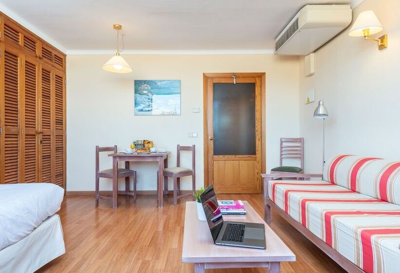 スタンダードスタジオ, Apartamentos Carlos V