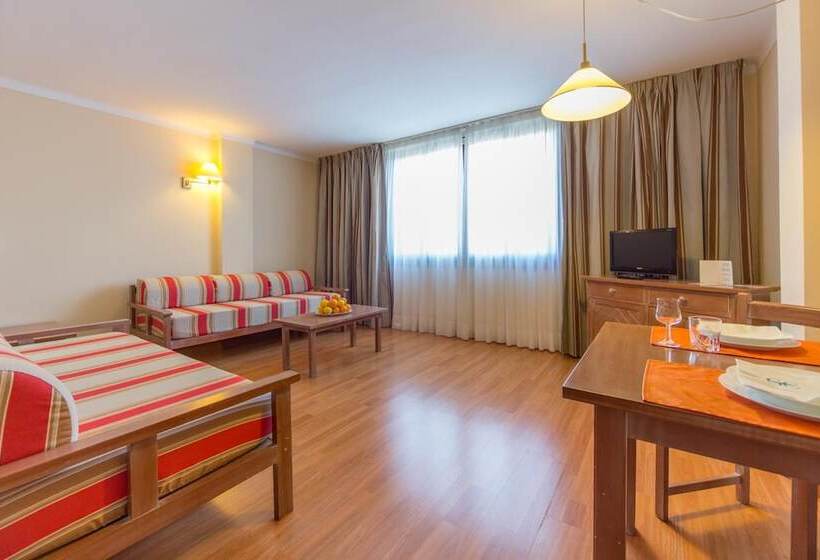 スタンダードスタジオ, Apartamentos Carlos V