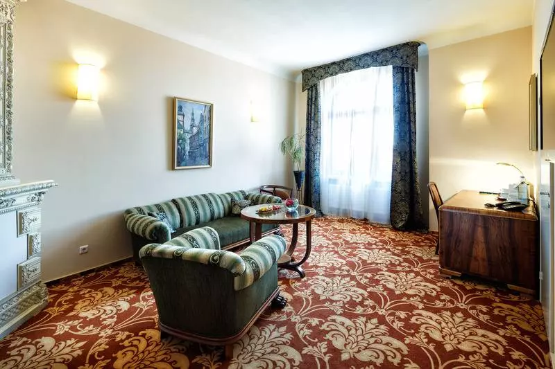سوییت, City Hotel Teater