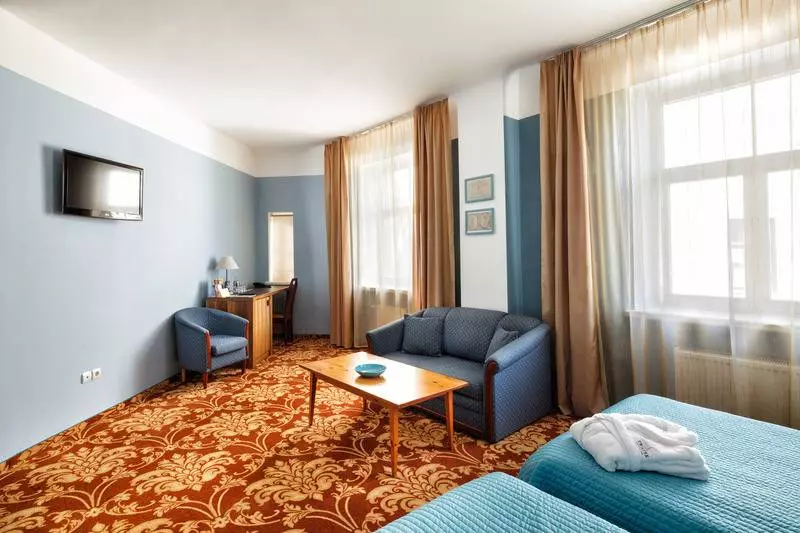اتاق راحتی, City Hotel Teater