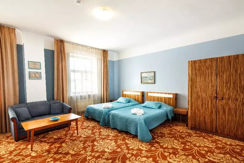 اتاق راحتی, City Hotel Teater
