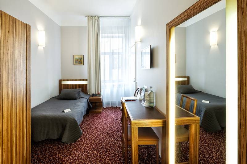 اتاق استاندارد یک نفره, City Hotel Teater