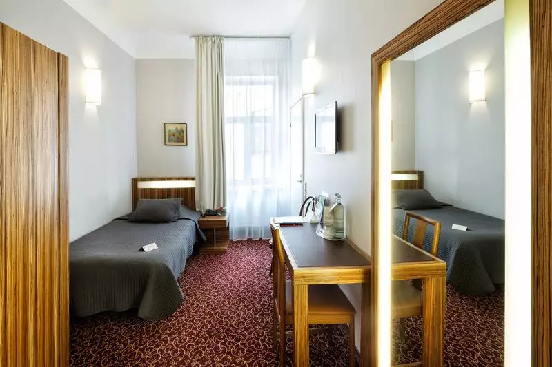 اتاق استاندارد یک نفره, City Hotel Teater