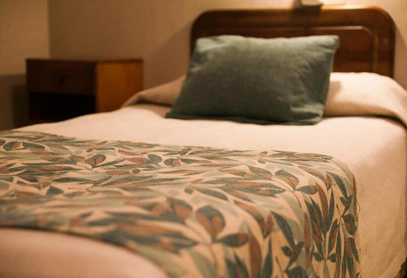 غرفة قياسية ثلاثية, Bahia Nueva