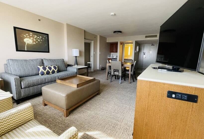 带大床的套房, Doubletree By Hilton Fresno Convention Center