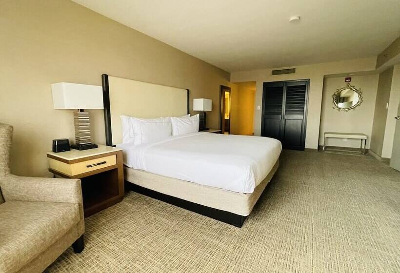 חדר דלוקס עם מיטת קינג, Doubletree By Hilton Fresno Convention Center