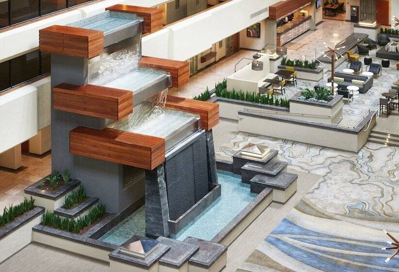 带大床的复式套间, Doubletree By Hilton Fresno Convention Center