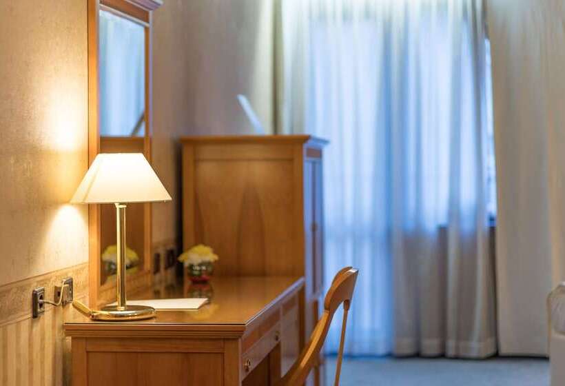 Номер Стандарт, Downtown   Top Location In The Heart Of Sofia City