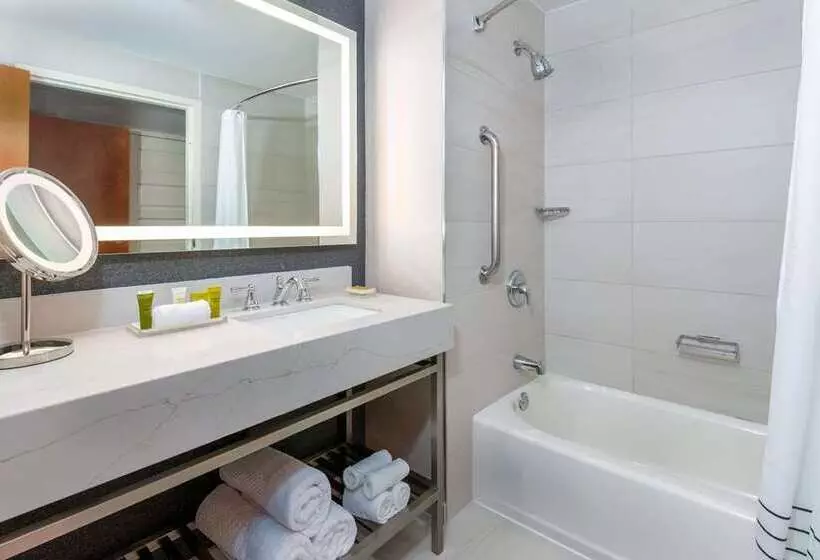 اتاق استاندارد, Hilton Charlotte Airport