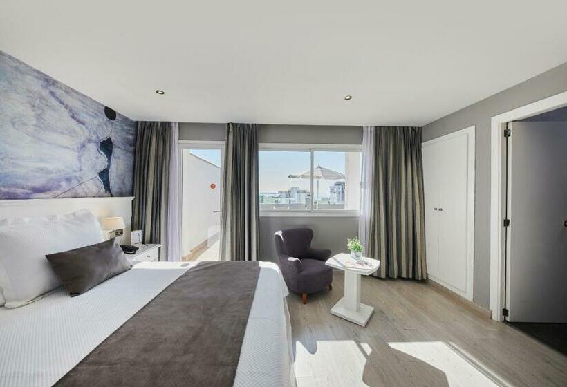 اتاق لوکس با چشم‌انداز دریا, Joan Miro Museum