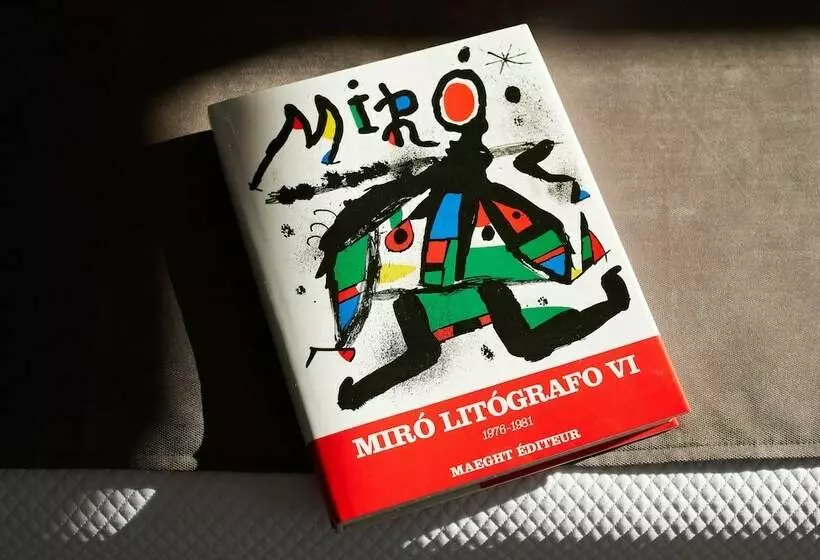 Premium Room Pool View, Joan Miro Museum