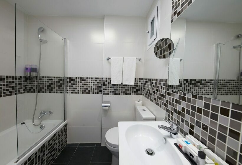 Premium Room Pool View, Joan Miro Museum