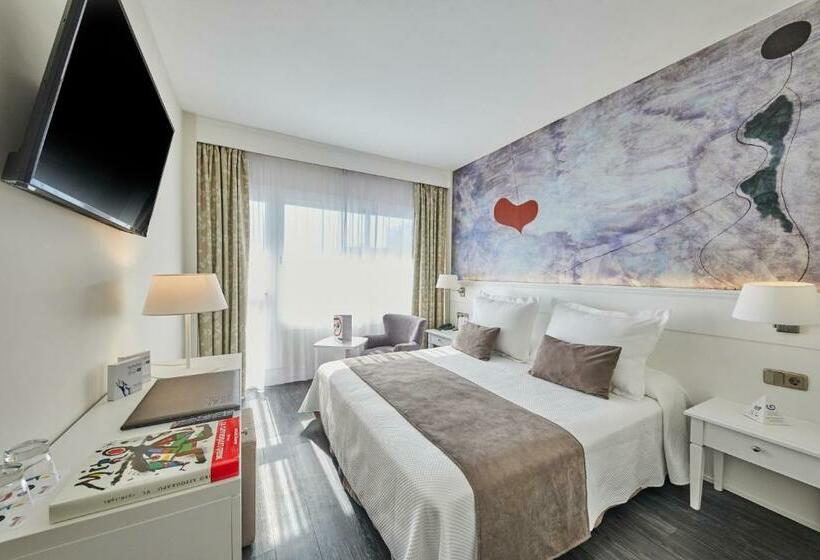 Premium Room Pool View, Joan Miro Museum