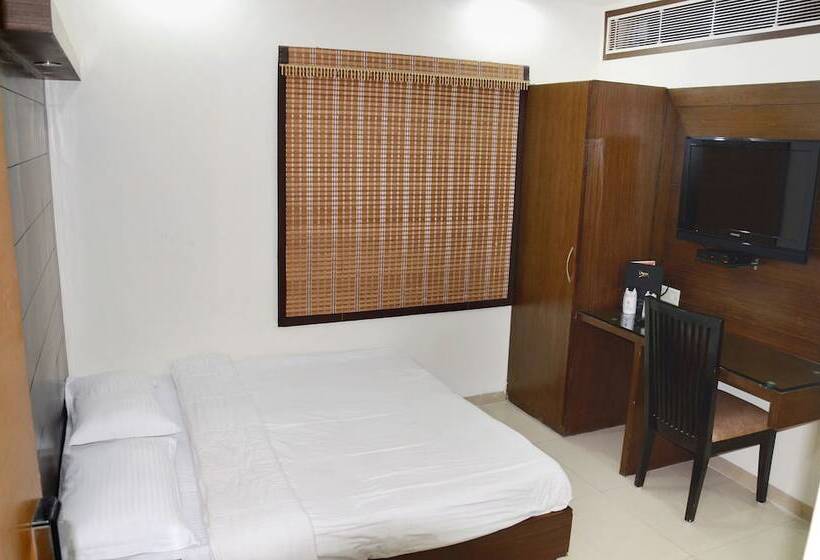 اتاق لوکس, Chowdhry Tourist Lodge   New Delhi Railway Station   2 Minutes Walk
