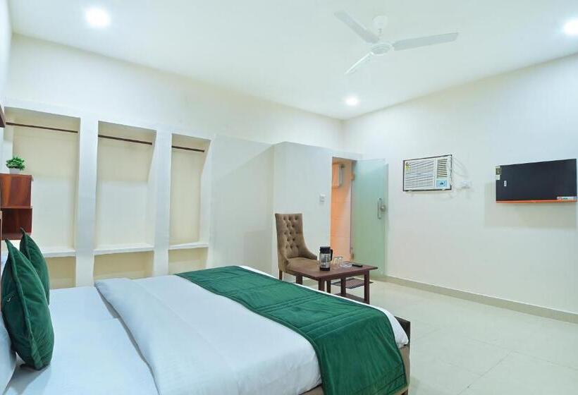 اتاق لوکس, Chowdhry Tourist Lodge   New Delhi Railway Station   2 Minutes Walk