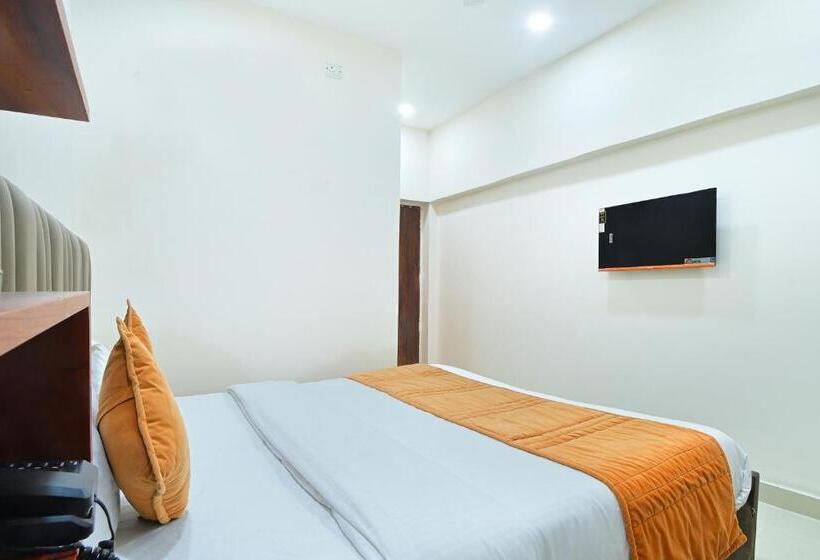 اتاق لوکس یک تخته, Chowdhry Tourist Lodge   New Delhi Railway Station   2 Minutes Walk