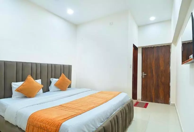 シングルデラックスルーム, Chowdhry Tourist Lodge   New Delhi Railway Station   2 Minutes Walk