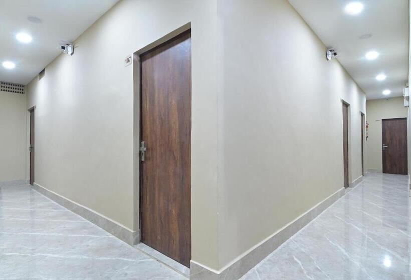 اتاق لوکس, Chowdhry Tourist Lodge   New Delhi Railway Station   2 Minutes Walk