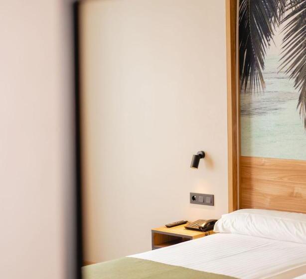 コンフォートルーム, Primavera Park 4* Sup