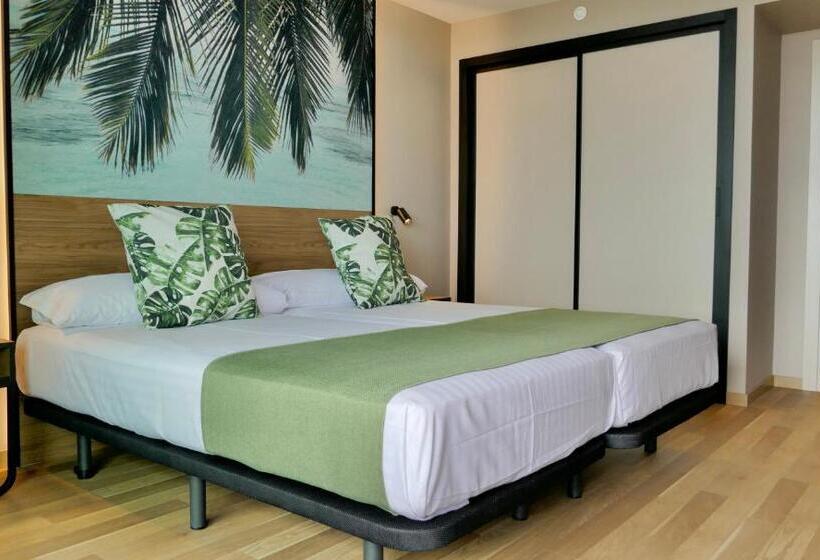 コンフォートルーム, Primavera Park 4* Sup