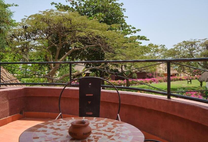 高级单人间, Royam