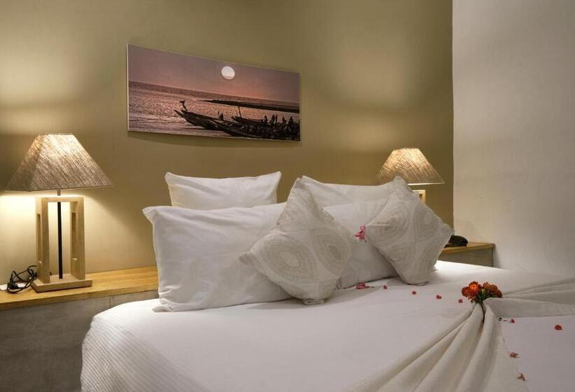 豪华单人间, Royam