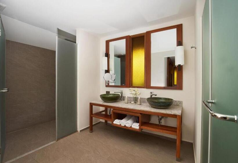 בקתה דלוקס, Saii Phi Phi Island Village