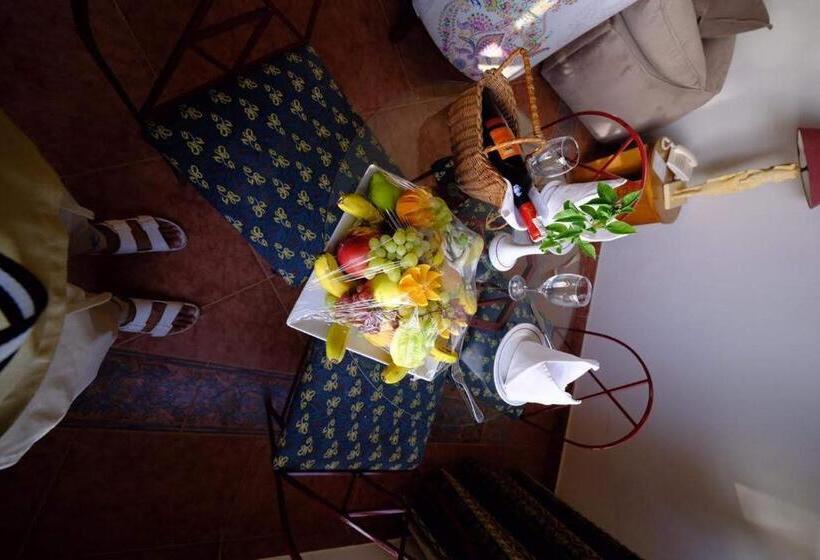 سوییت اجرایی, Seti Abu Simbel Lake Resort