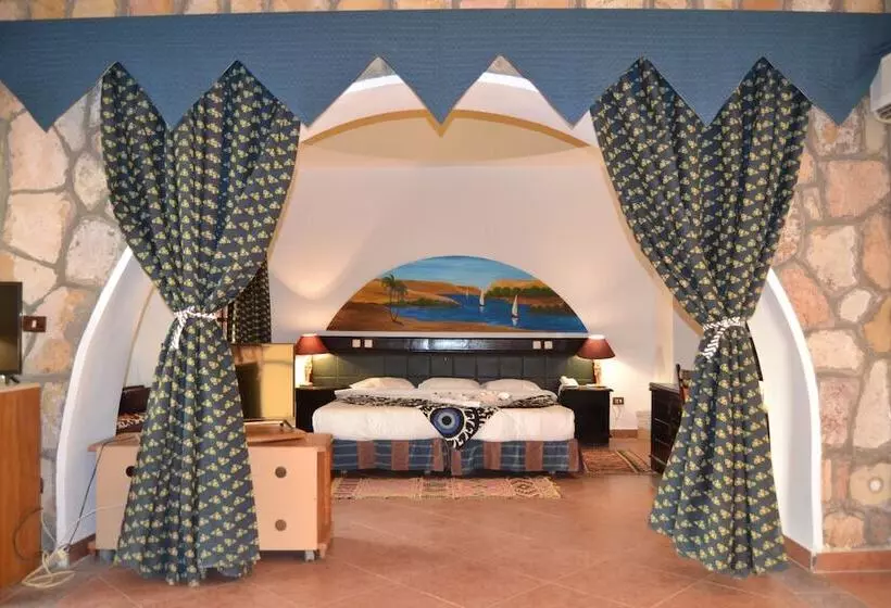 سوییت اجرایی, Seti Abu Simbel Lake Resort
