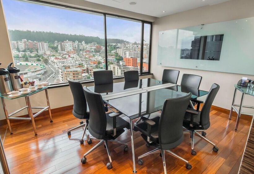 Номер Клуб, Sheraton Quito