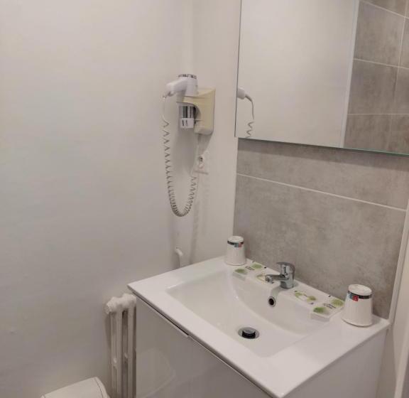 Номер Комфорт, The Originals City, Hôtel Le Cheval Rouge, Tours Ouest