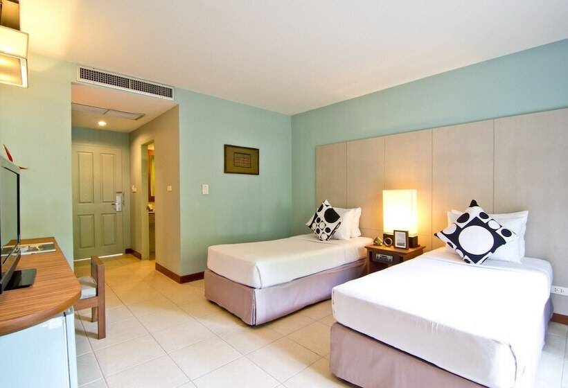 اتاق سوپریور با چشم‌انداز باغ, The Green Park Resort