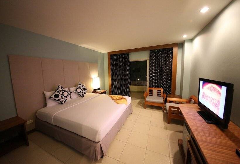 اتاق سوپریور با چشم‌انداز باغ, The Green Park Resort