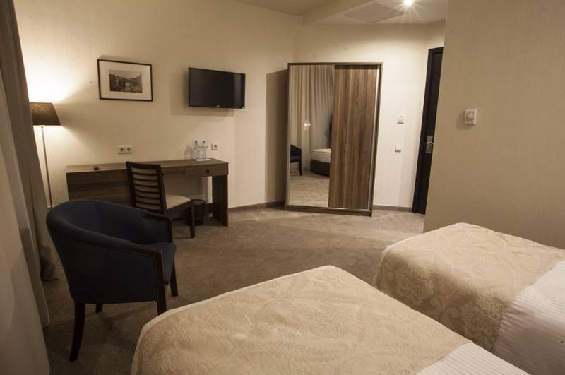 اتاق سوپریور با چشم‌انداز باغ, The Green Park Resort