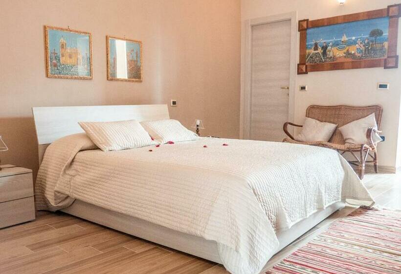 اتاق لوکس با بالکن, B&b A Casa Di Maybe