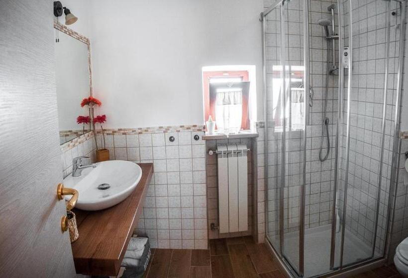 اتاق لوکس با بالکن, B&b A Casa Di Maybe
